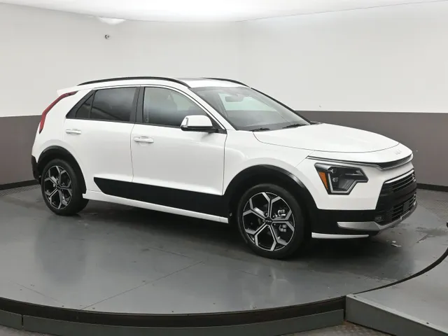 New 2026 Kia Niro SX (FWD)