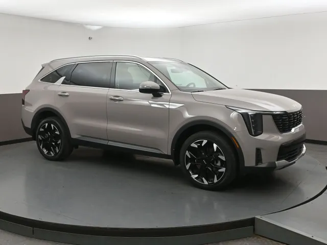 Used 2025 Kia Sorento One Owner & Fully Certified + ***CPO Rates Available***