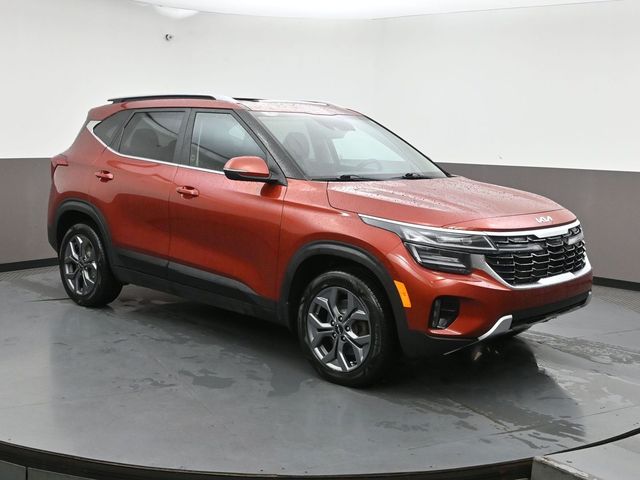 Used 2024 Kia Seltos EX AWD